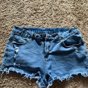 Super cute distressed shorts, size XL